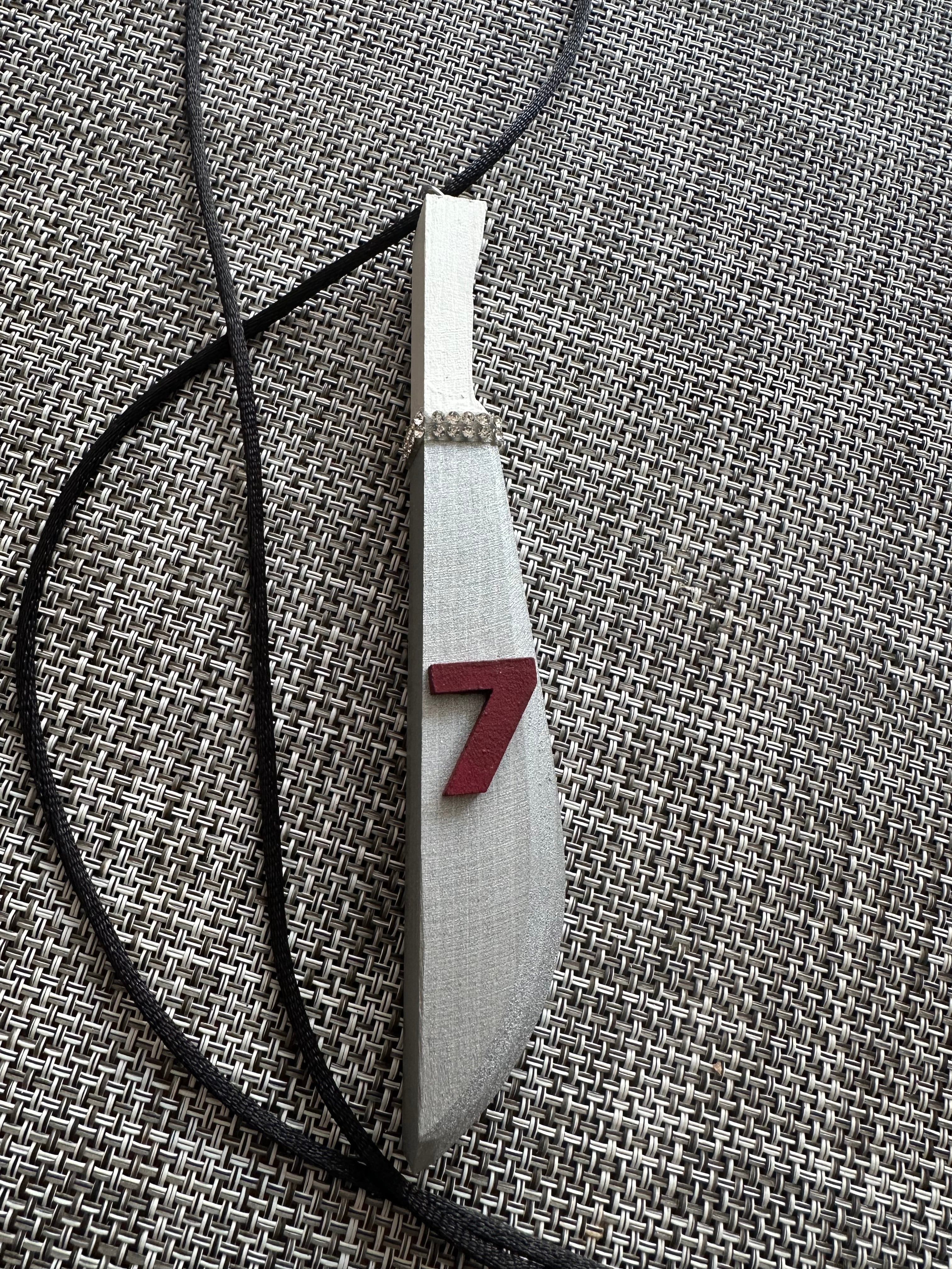 7 Machete Tiki