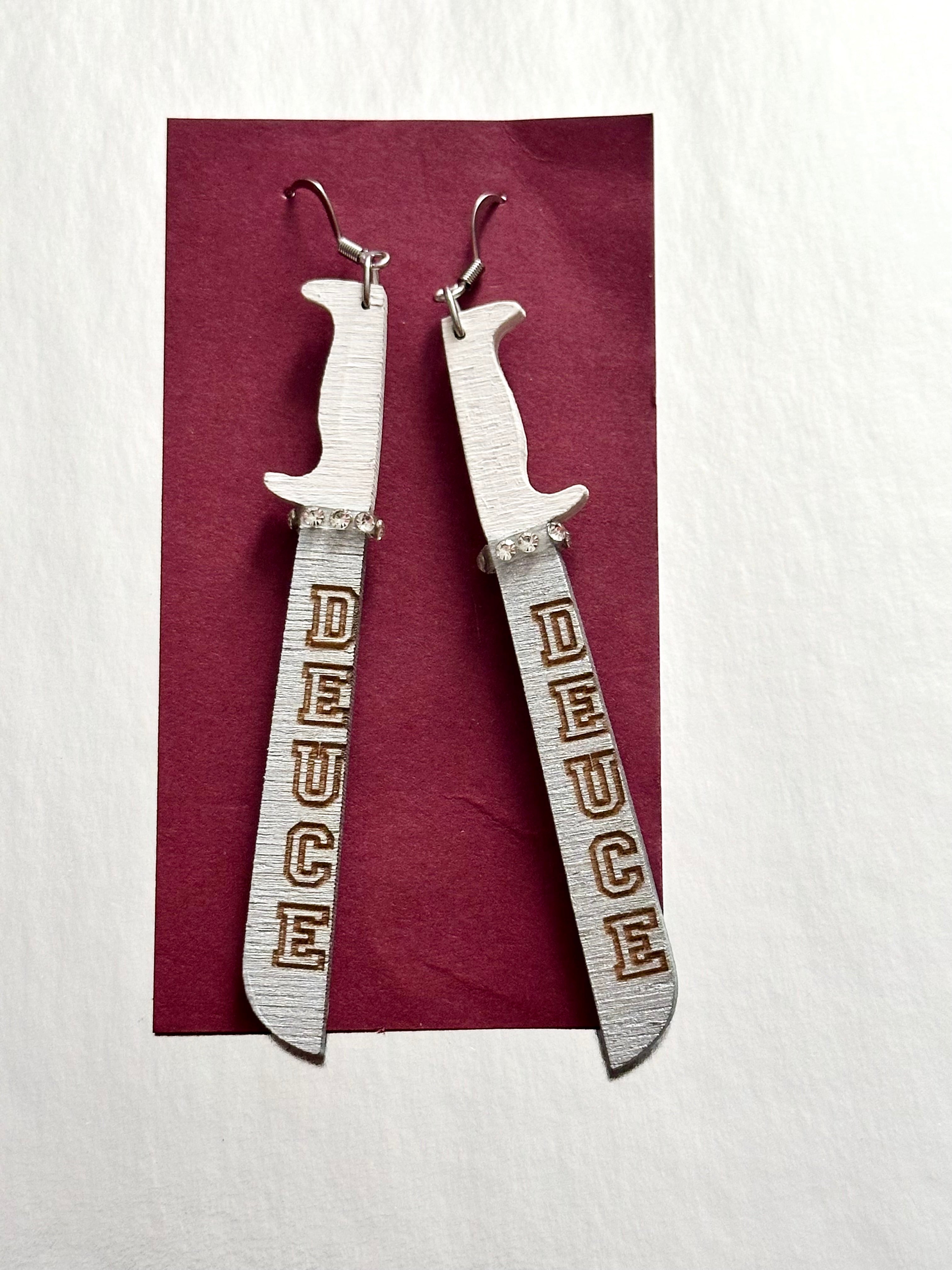Deuce Machete Aretes
