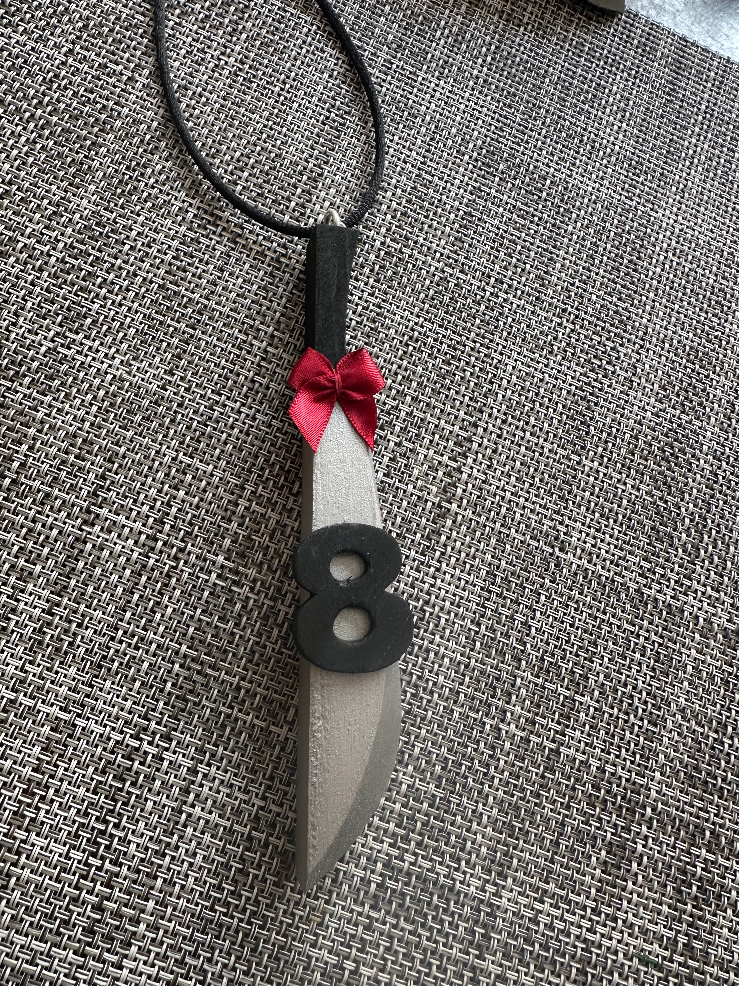 8 Machete Tiki