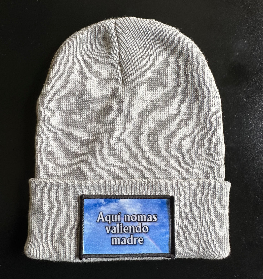 Aquí nomas valiendo madre Beanie