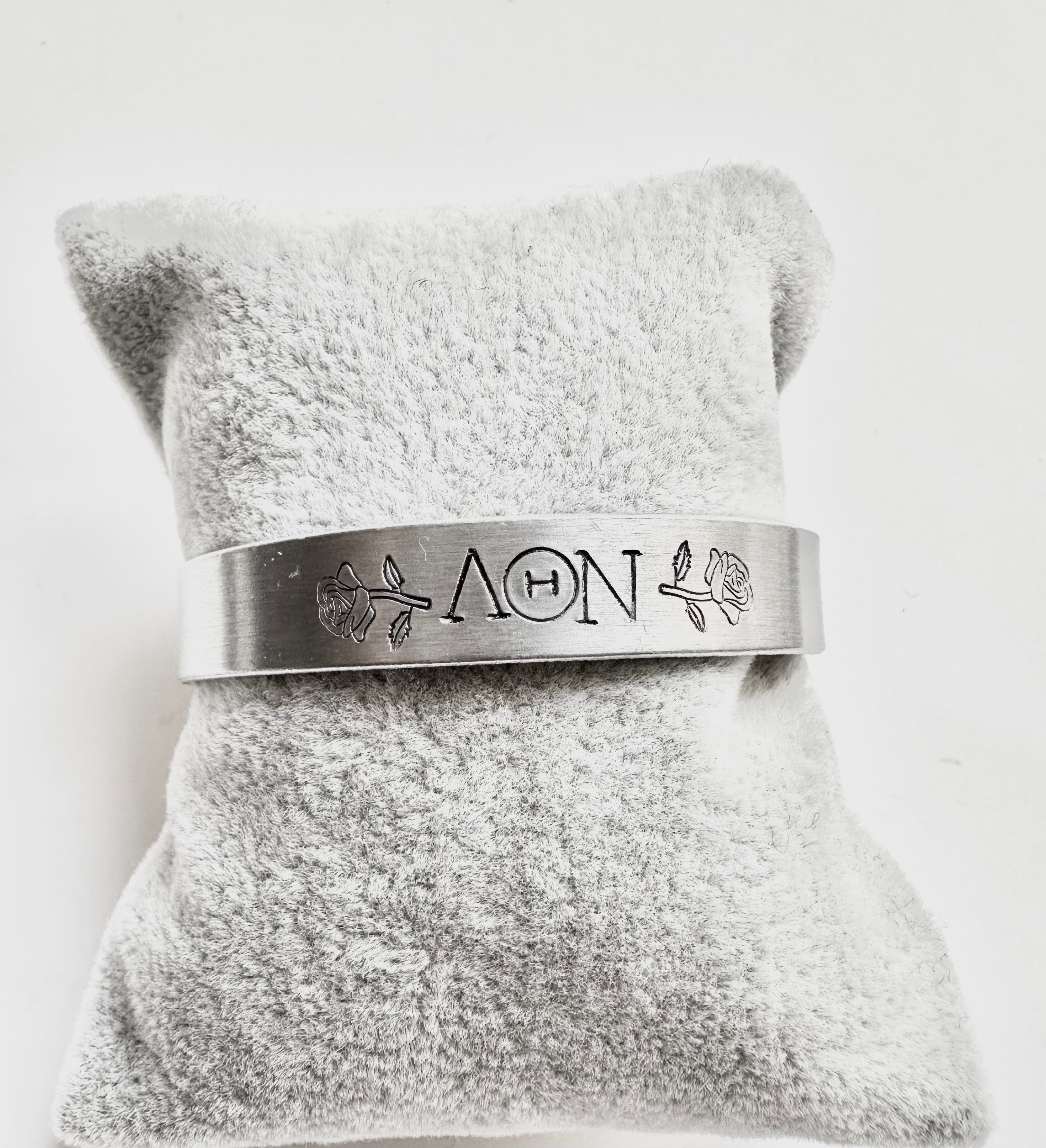 Lambda Theta Nu Pulsera