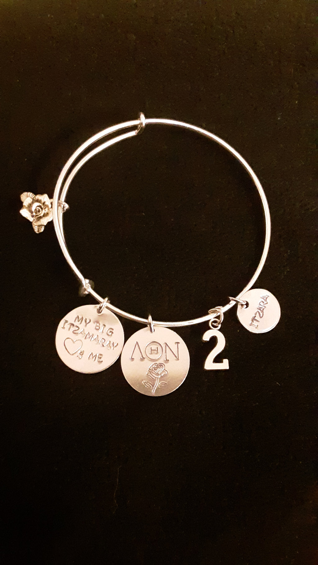 5 charm pulsera