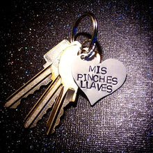 Load image into Gallery viewer, Mis Pinches Llaves Big Heart Key Chain