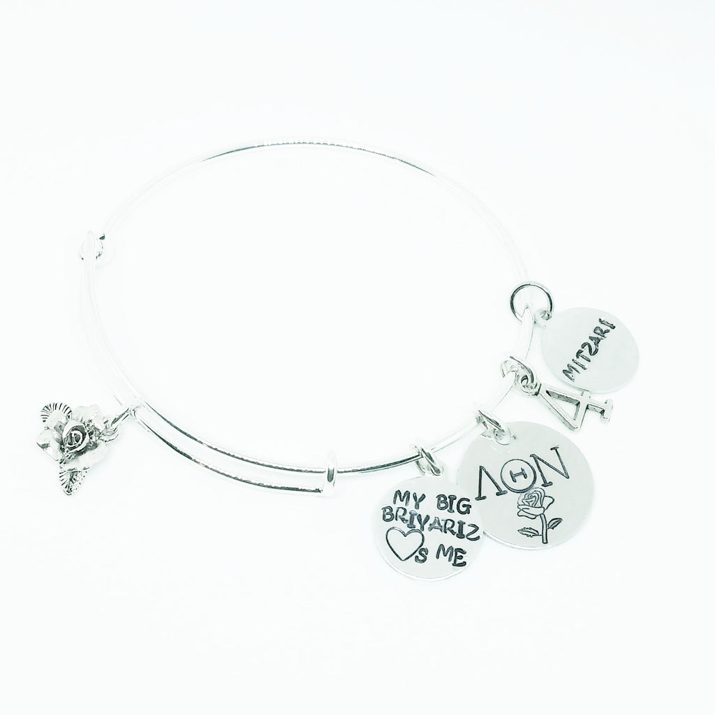 5 charm pulsera