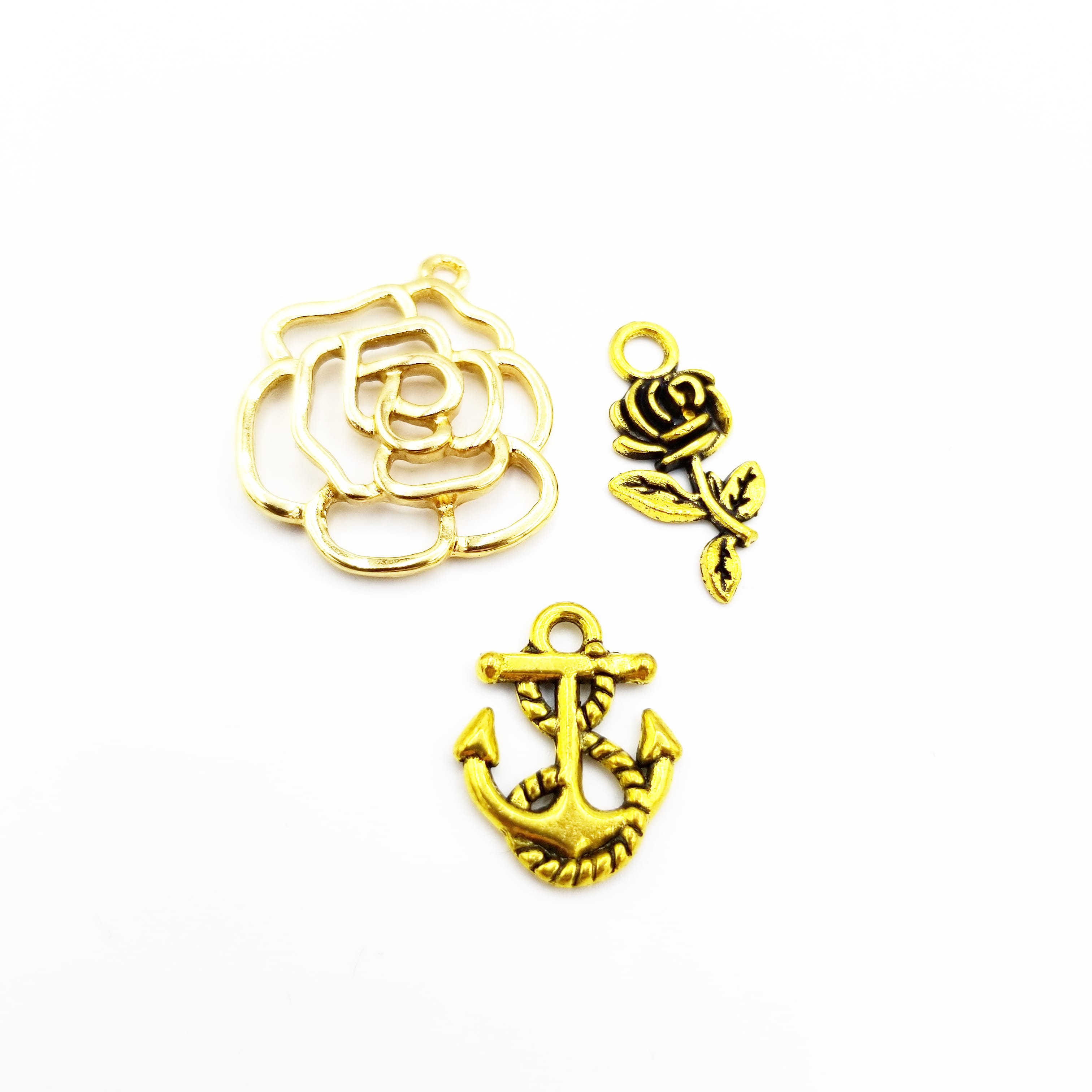 SIA Pulsera with 2 charms