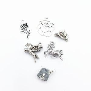 SIA Pulsera with 2 charms
